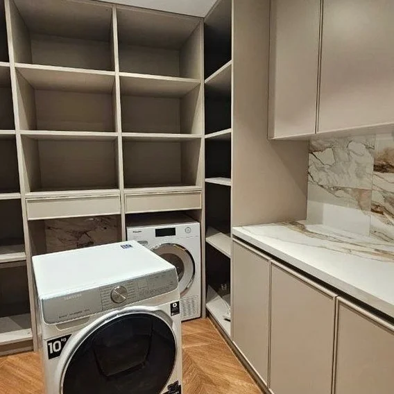 Tirane, jepet me qera Vile 3 Katshe , 360 m² 5.000 € (TEG)