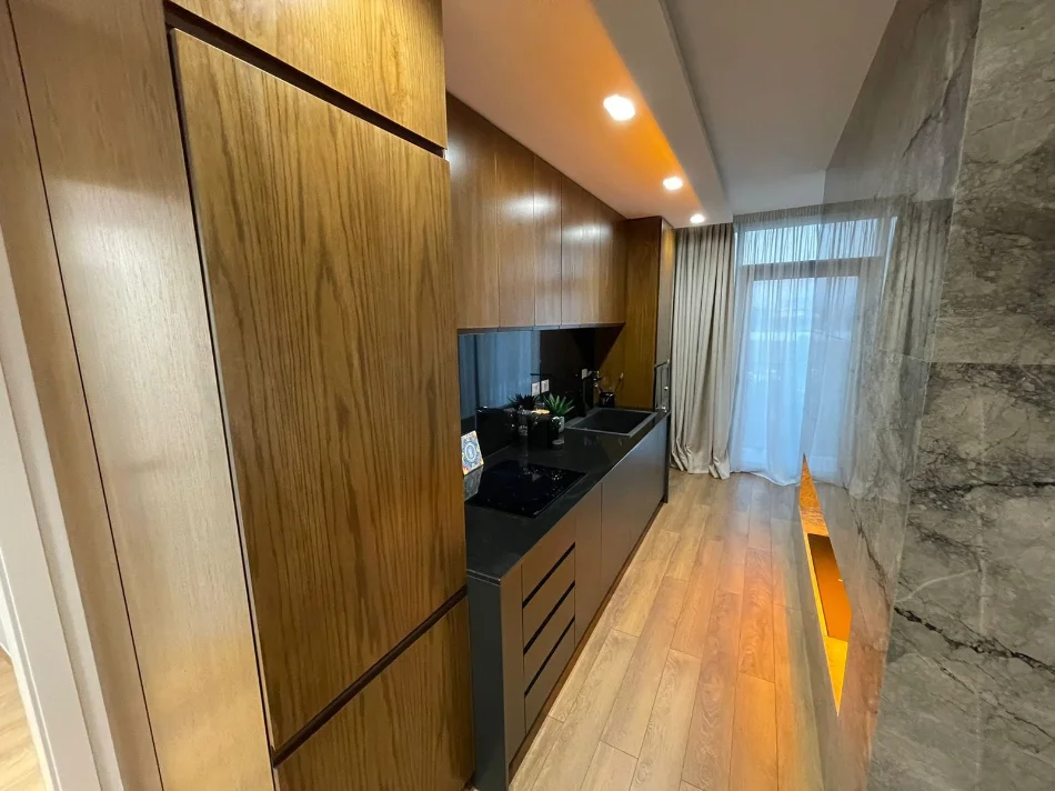 Tirane, jepet me qera apartament 2+1 Kati 8, 126 m² 1.800 € (liqeni i thate)