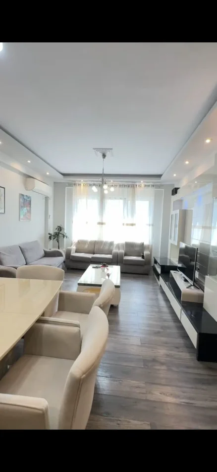 Shitet apartament 2+1 me 2 tualete te Kopshti Zoologjik, një nga zonat më të kërkuara dhe më të preferuara për banim në Tiranë.