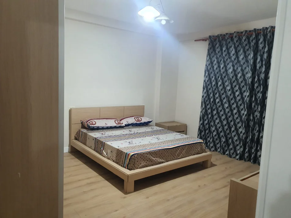 Tirane, jepet me qera apartament 2+1 Kati 7, 130 m² 850 € (21 DHJETORI)