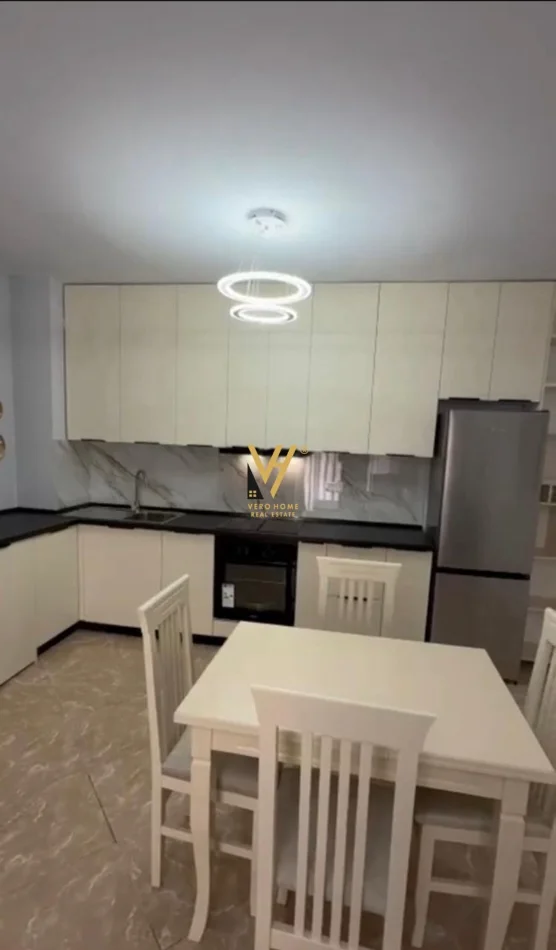 Tirane, jepet me qera apartament 1+1+Ballkon Kati 2, 70 m² 520 € (LIQENI I THATE)