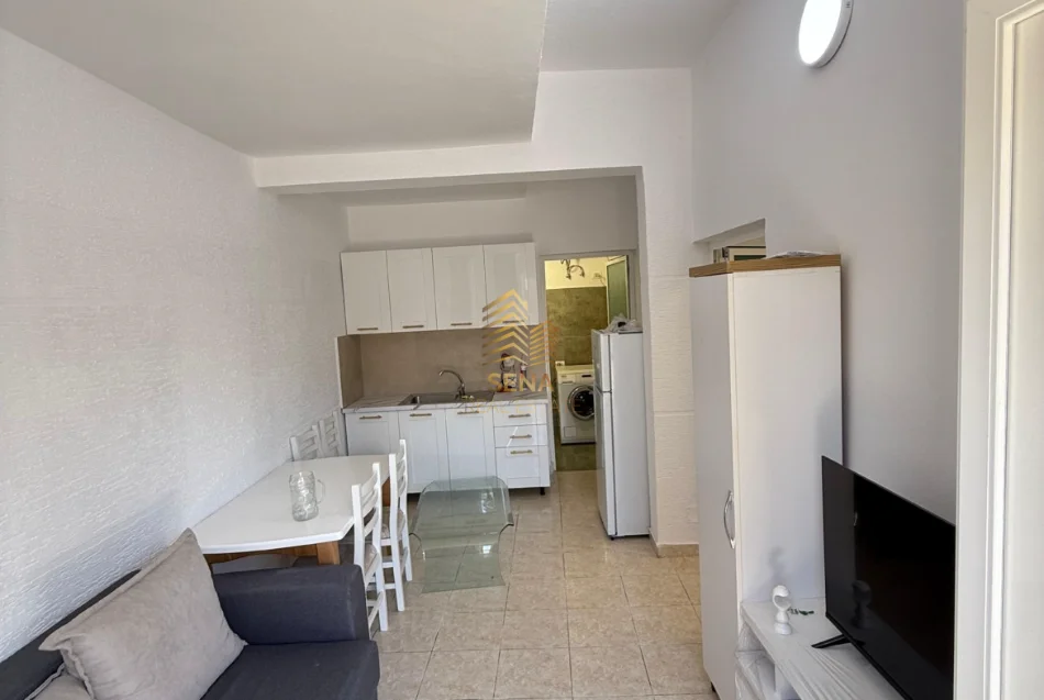Tirane, jepet me qera apartament 1+1 Kati 1, 50 m² 450 € (QSUT)
