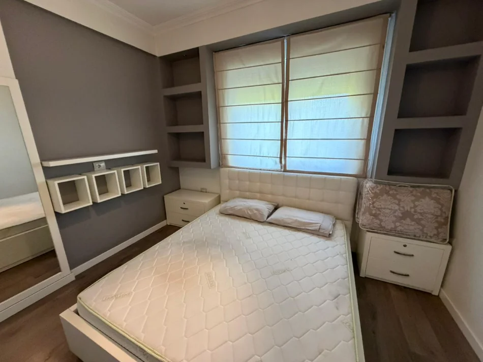 Tirane, jepet me qera apartament 2+1 Kati 3, 1.000 € (liqeni i thate)