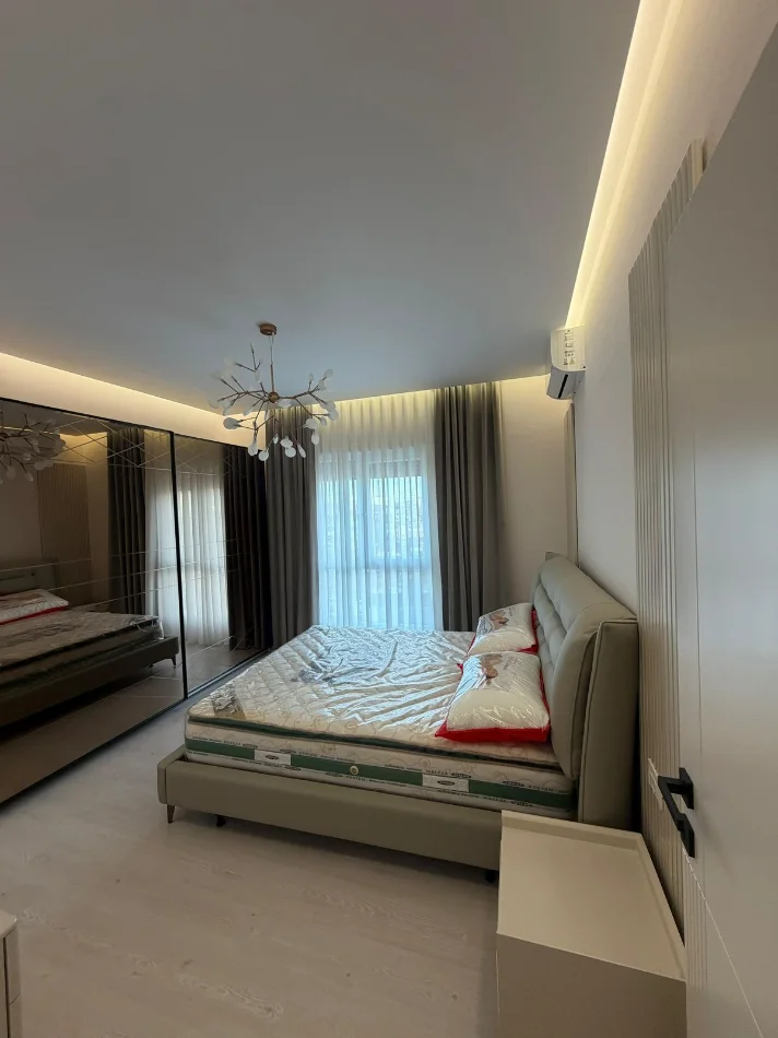 Tirane, jepet me qera apartament 1+1 Kati 5, 84 m² 700 € (XHAMLLIK)