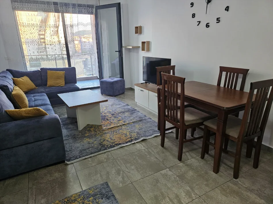 Tirane, jepet me qera apartament 1+1+Ballkon Kati 3, 80 m² 700 € (KOMPLEKSI ALBA)
