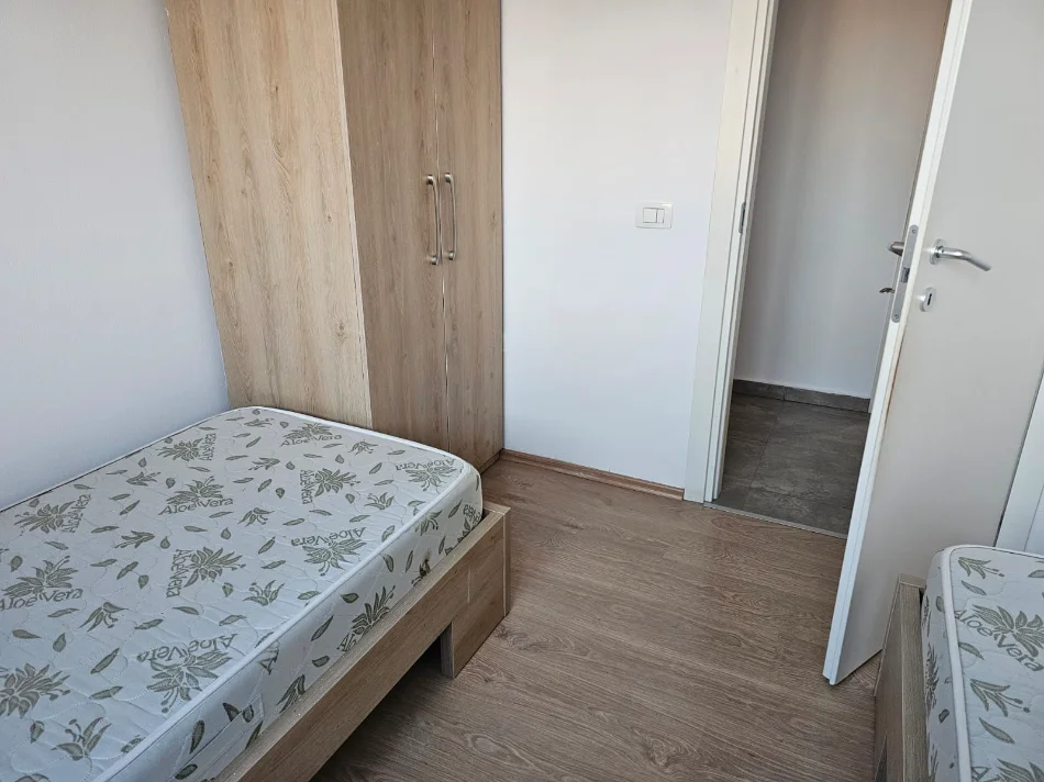 Tirane, jepet me qera apartament 1+1+Ballkon Kati 3, 80 m² 700 € (KOMPLEKSI ALBA)