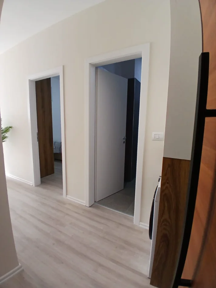 Tirane, jepet me qera apartament 2+1+Ballkon Kati 3, 71 m² 900 € (Zogu i Zi)