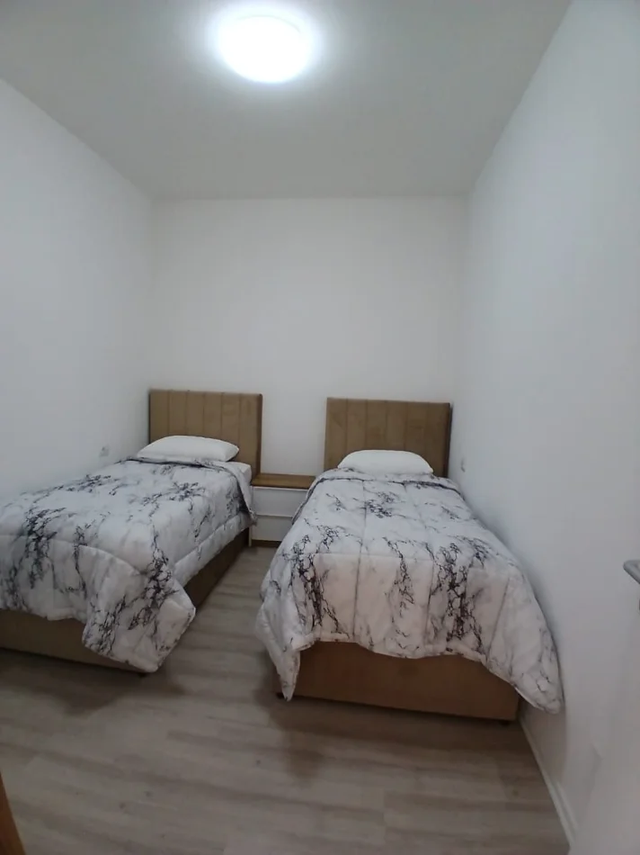 Tirane, jepet me qera apartament 2+1+Ballkon Kati 3, 71 m² 900 € (Zogu i Zi)