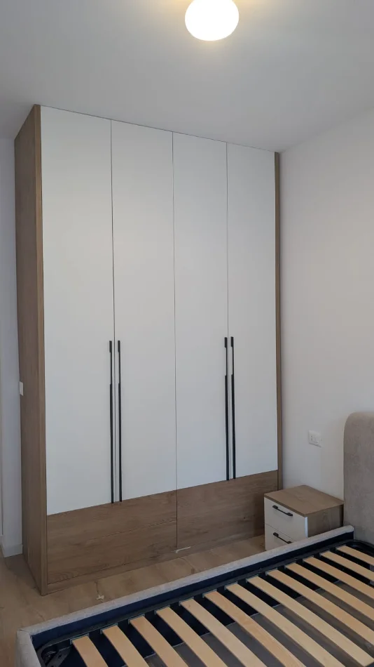 Tirane, jepet me qera apartament 1+1 Kati 4, 500 € (Laprake)