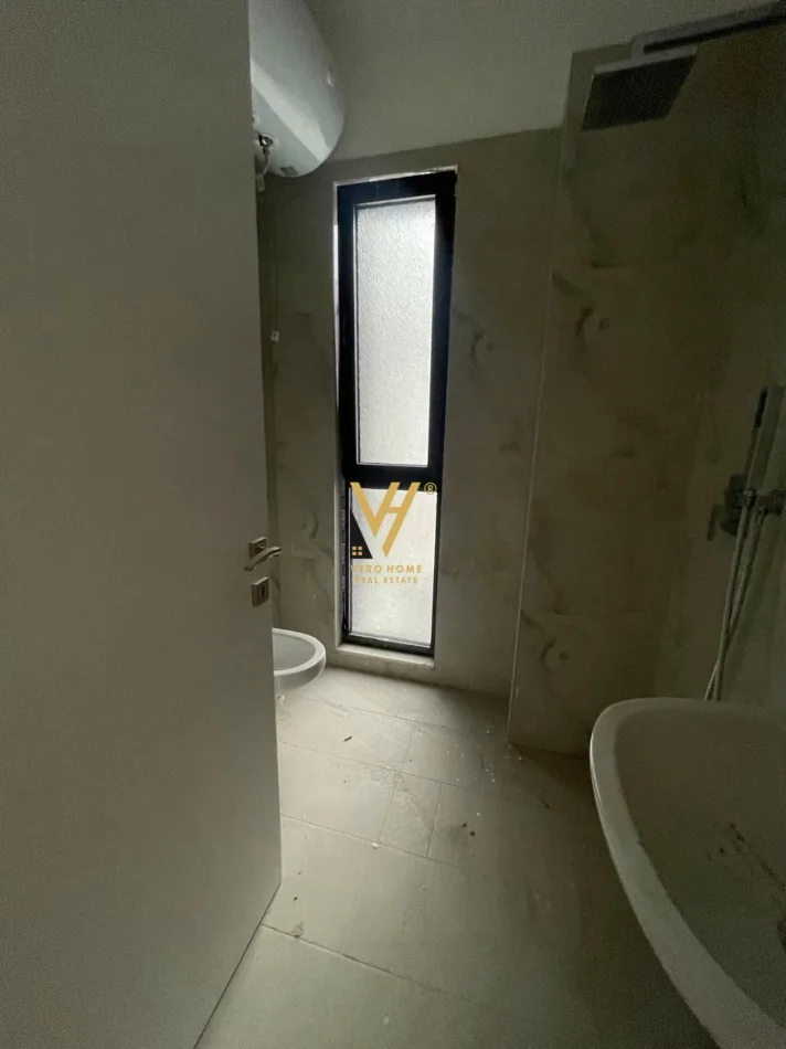Tirane, jepet me qera zyre Kati 2, 130 m² 800 € (FARMACIA 10)