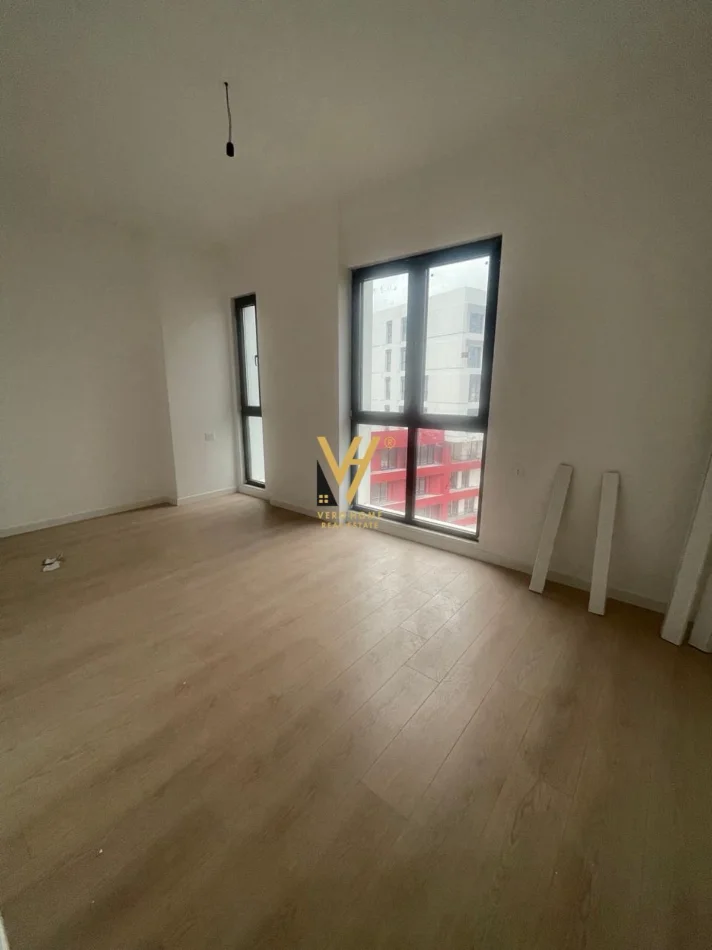 Tirane, jepet me qera zyre Kati 2, 130 m² 800 € (FARMACIA 10)