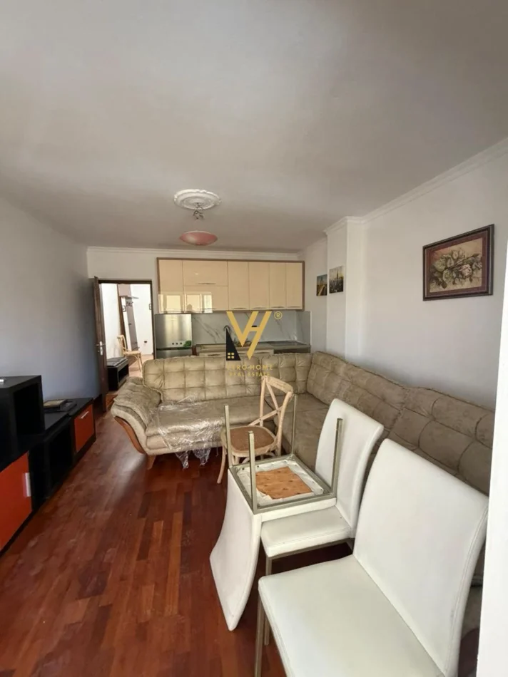 Tirane, jepet me qera apartament 1+1+Ballkon Kati 5, 67 m² 650 € (VASIL SHANTO)