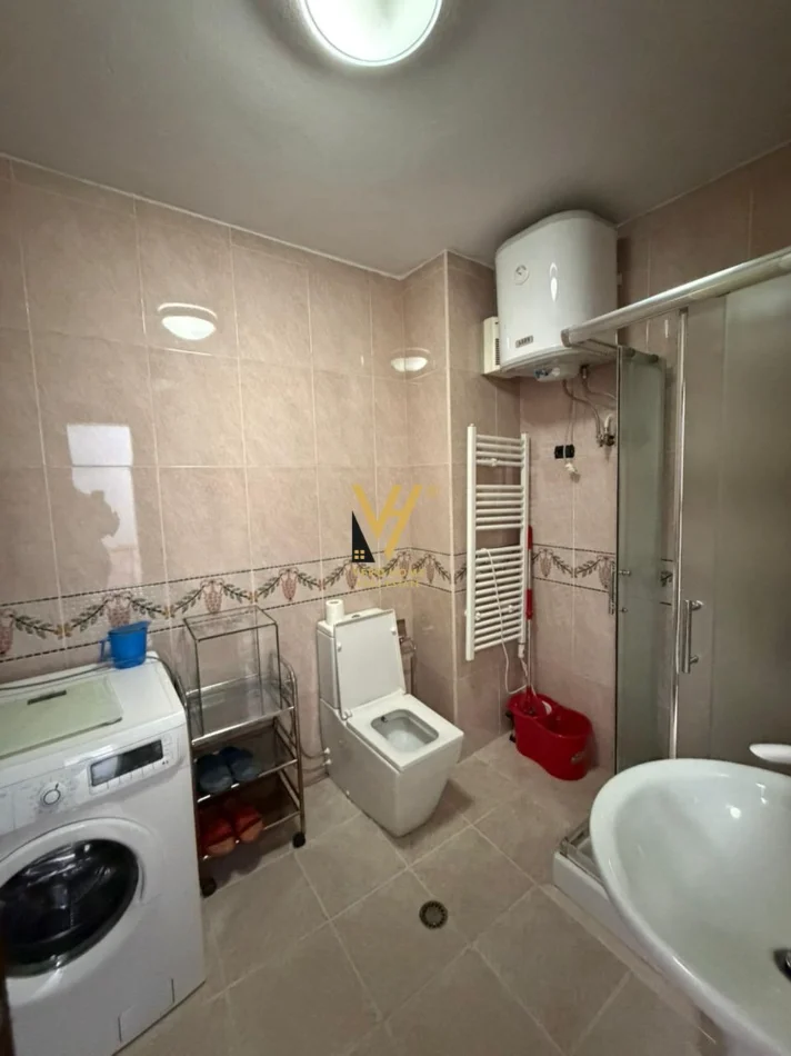 Tirane, jepet me qera apartament 1+1+Ballkon Kati 5, 67 m² 650 € (VASIL SHANTO)