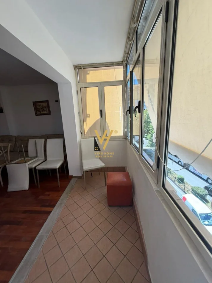 Tirane, jepet me qera apartament 1+1+Ballkon Kati 5, 67 m² 650 € (VASIL SHANTO)