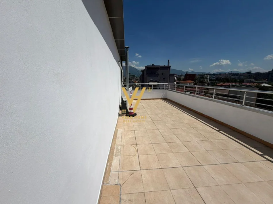 Tirane, jepet me qera apartament 1+1+Ballkon Kati 7, 92 m² 750 € (VASIL SHANTO)