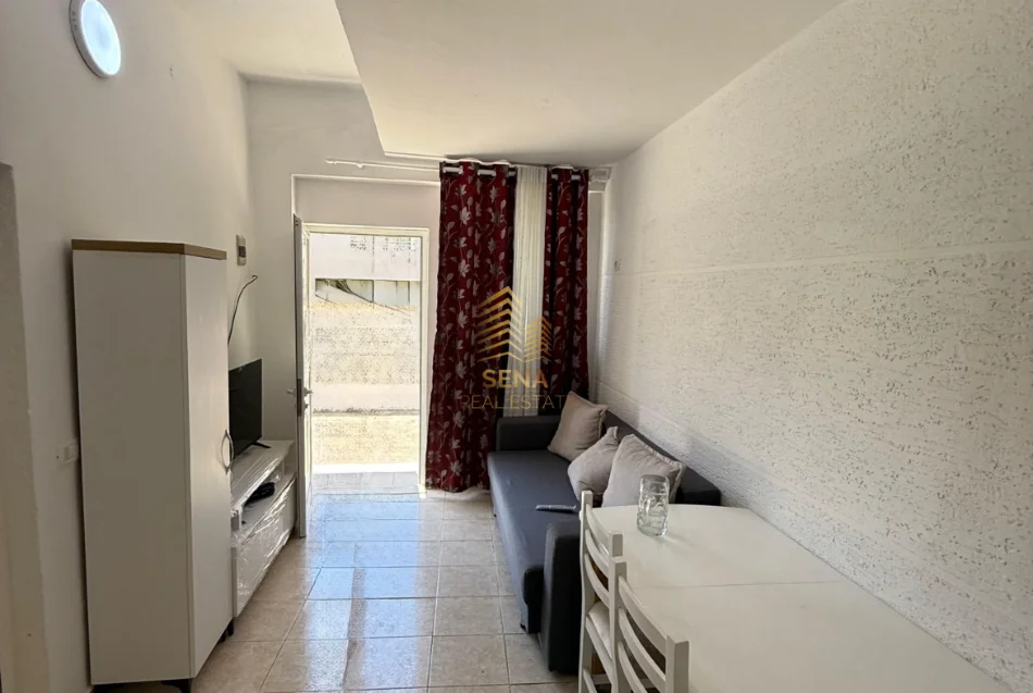 Tirane, jepet me qera apartament 1+1 Kati 1, 50 m² 450 € (QSUT)