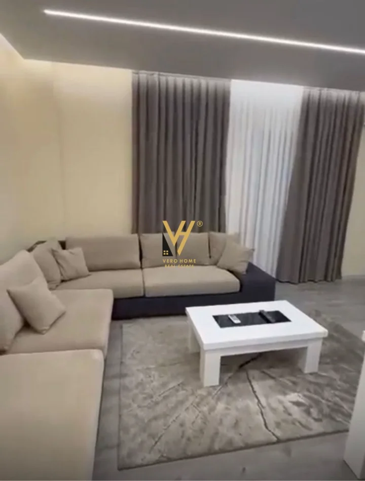 Tirane, jepet me qera apartament 3+1+2+Ballkon Kati 1, 145 m² 900 € (DON BOSKO)