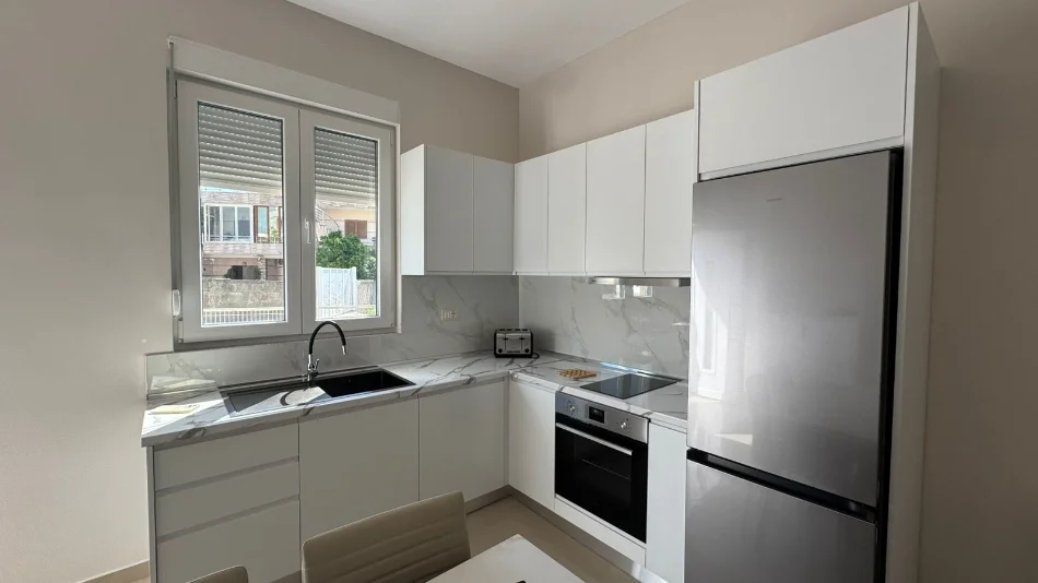 Tirane, jepet me qera apartament 1+1 Kati 0, 65 m² 500 € (Jordan Misja)