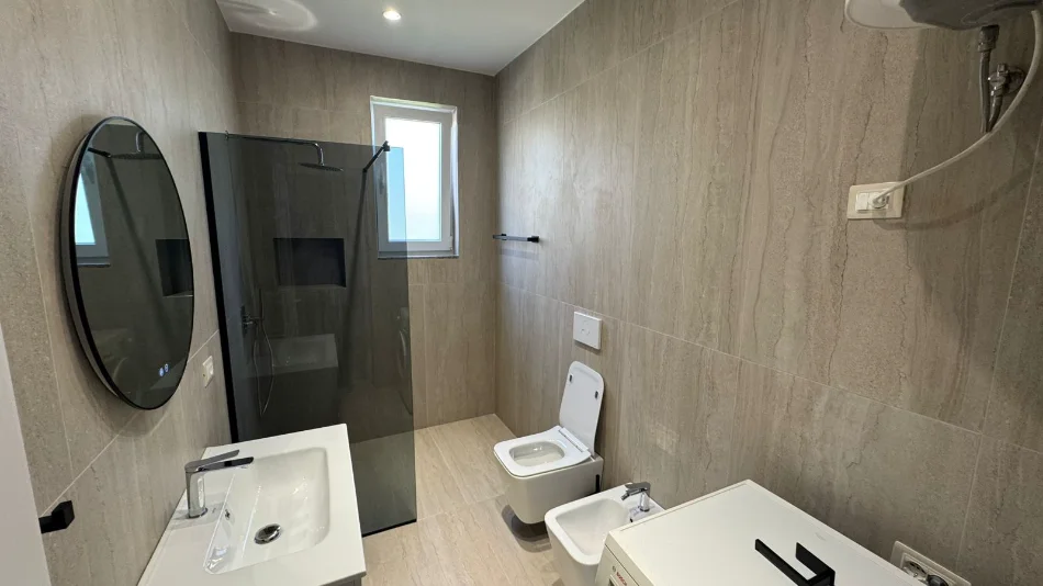 Tirane, jepet me qera apartament 1+1 Kati 0, 65 m² 500 € (Jordan Misja)