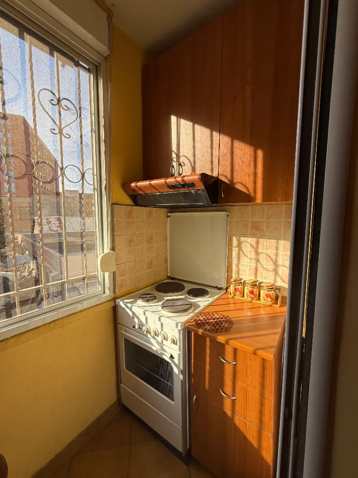 Tirane, jepet me qera apartament 2+1+Ballkon Kati 2, 80 m² 450 € (Rruga Ferit Xhajko)