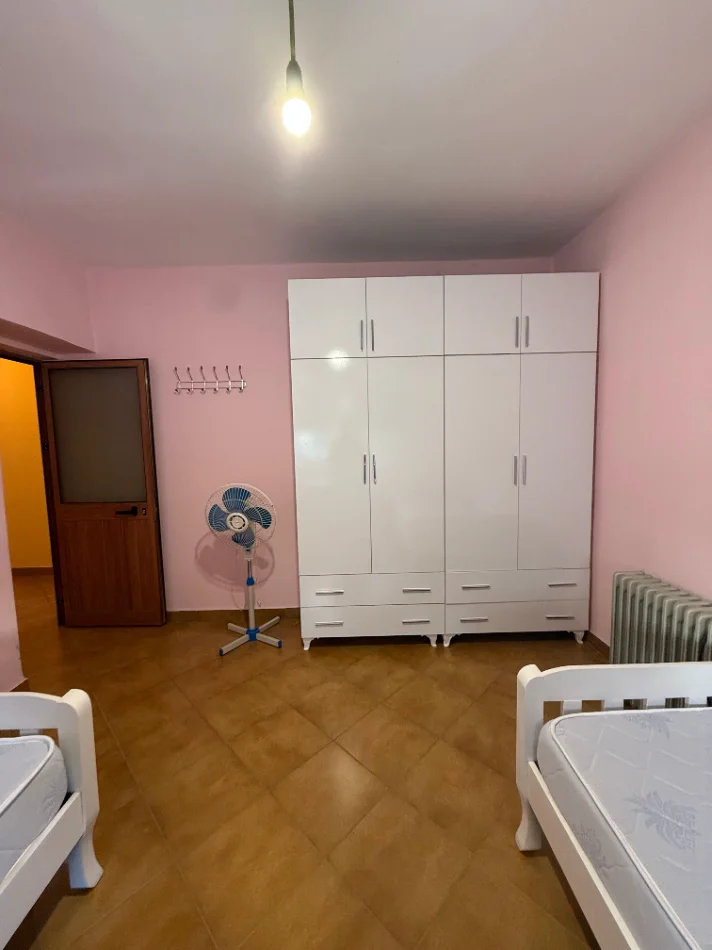 Tirane, jepet me qera apartament 2+1 Kati 2, 80 m² 450 € (RRUGA FERIT XHAJKO, PRANE ISH RESTORANT DURRESIT)