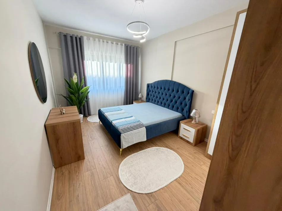 Tirane, jepet me qera apartament 2+1 Kati 4, 100 m² (KOMUNA E PARISIT)