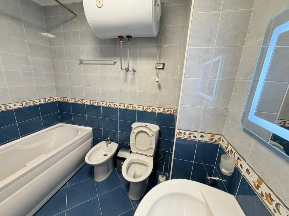 Tirane, jepet me qera apartament 2+1 Kati 4, 100 m² (KOMUNA E PARISIT)