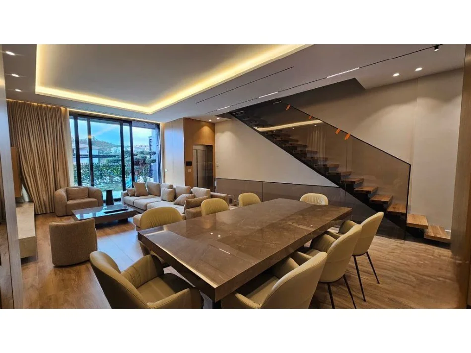 Tirane, jepet me qera Vile 3 Katshe , 370 m² 5.000 € 