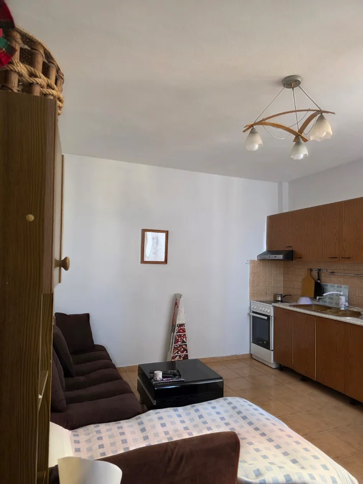 Tirane, jepet me qera apartament 1+1 Kati 4, 56 m² 350 € 