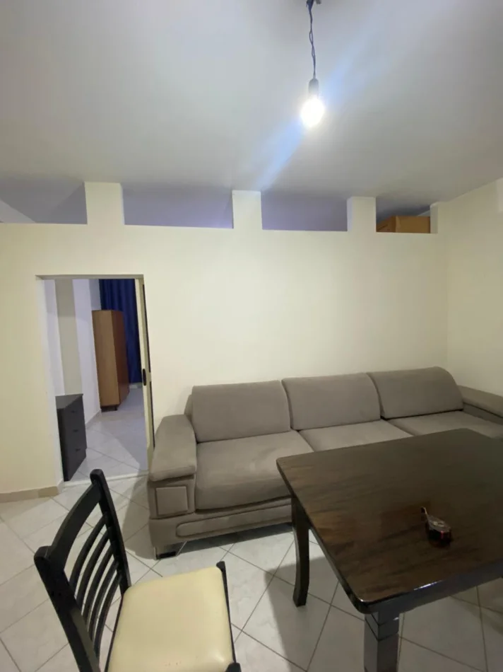 🏡 JEPET ME QERA APARTAMENT 1+1 TEK PARKU TEK  RRUGA E KAVAJËS , 400 Eur