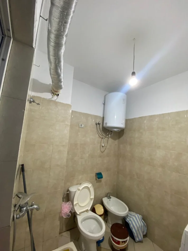 🏡 JEPET ME QERA APARTAMENT 1+1 TEK PARKU TEK  RRUGA E KAVAJËS , 400 Eur