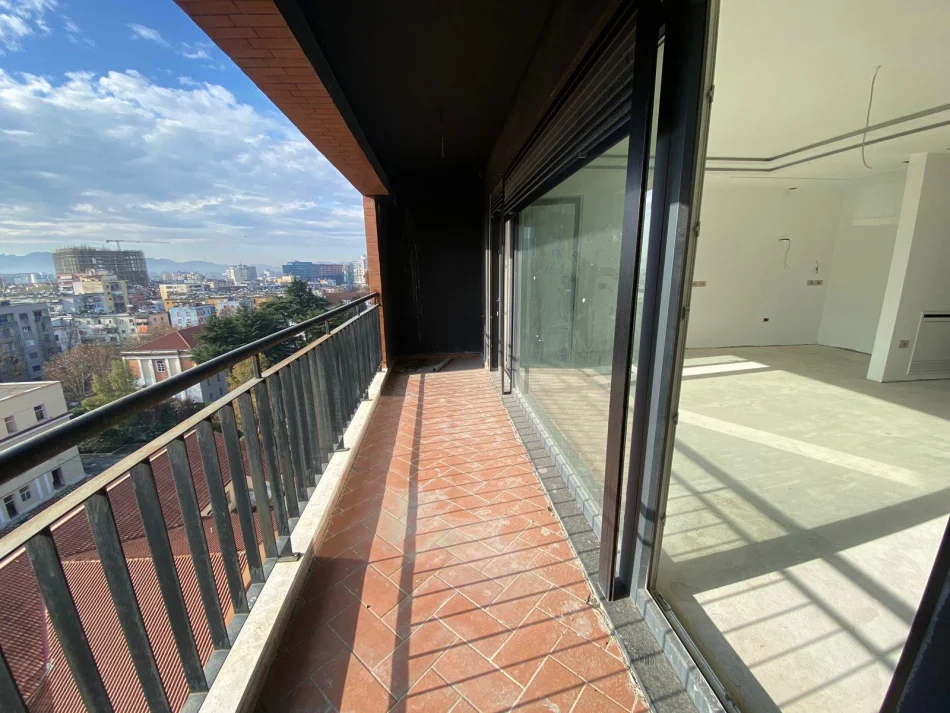 Tirane, shitet apartament duplex 3+1+Ballkon Kati 7, 148 m² 355.000 € (Rruga Panorama Ish Hipoteka)