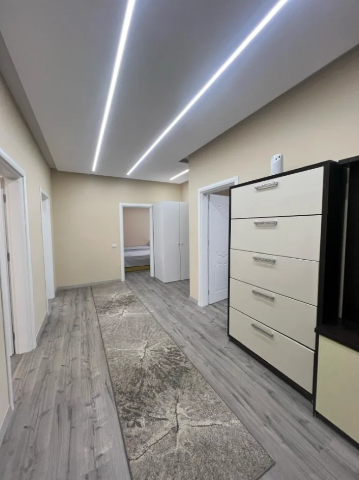 Tirane, jepet me qera apartament 3+1+Aneks+Ballkon , 120 m² 900 € 