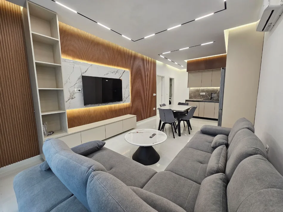 Tirane, jepet me qera apartament 1+1 Kati 8, 78 m² 750 € (Zogu i Zi)