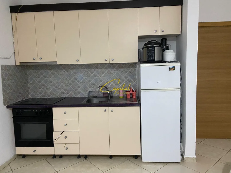 Tirane, jepet me qera apartament 1+1 Kati 7, 60 m² 400 € (ASTIR)