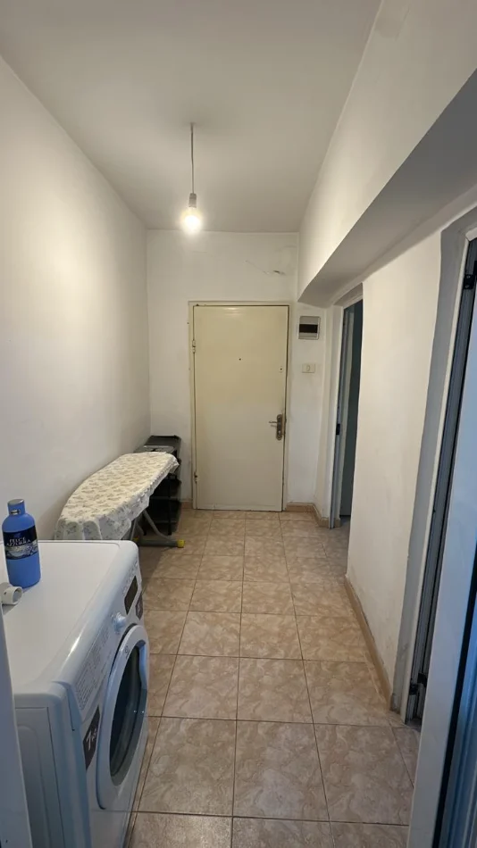 Tirane, jepet me qera apartament 1+1+Ballkon Kati 2, 65 m² 400 €