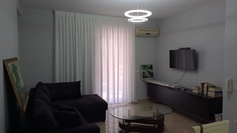 Tirane, jepet me qera apartament 1+1+Ballkon Kati 2, 65 m² 500 € 