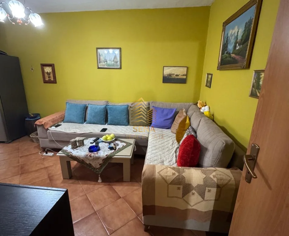 Tirane, shitet apartament 1+1 Kati 5, 56 m² 115.000 € (5 Maji)