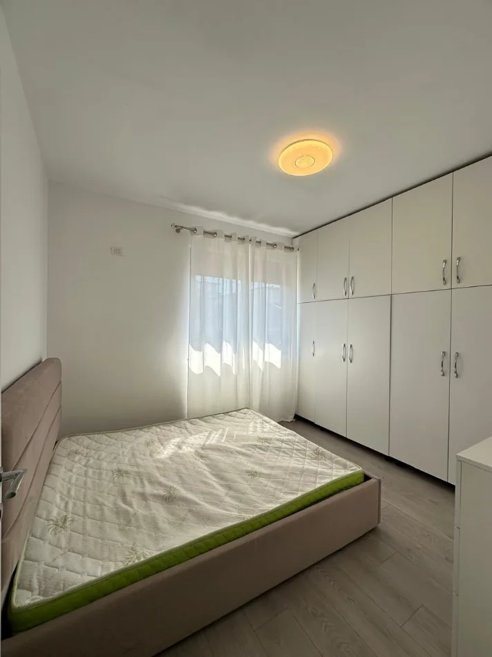 Tirane, jepet me qera apartament 2+1 Kati 8, 90 m² 450 € (Rruga Mikel Maruli)