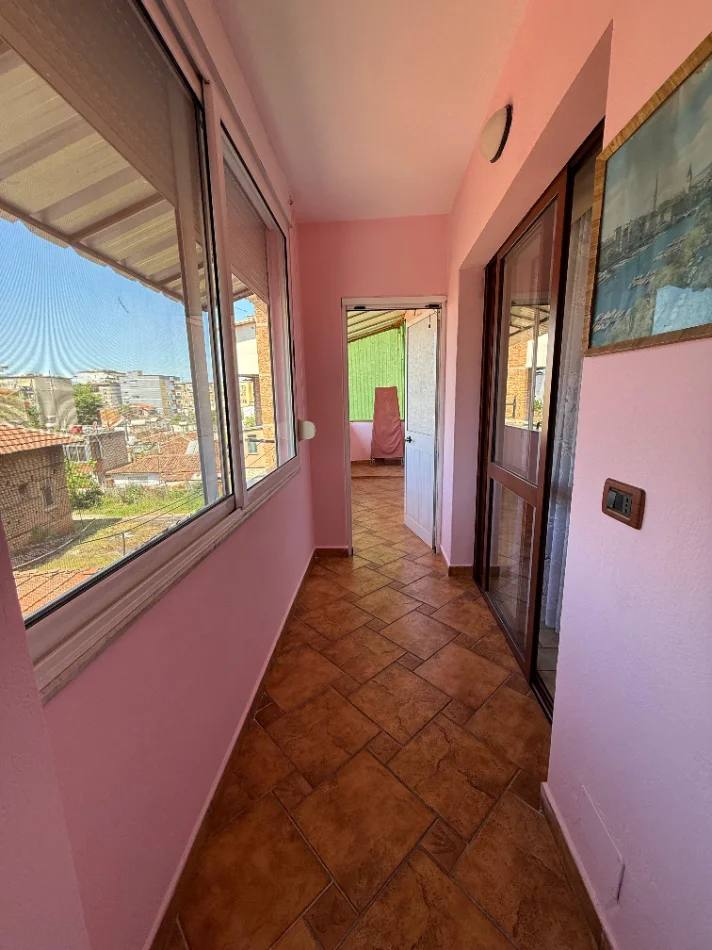 Tirane, shitet apartament 3+1 Kati 3, 85 m² 165.000 € (XHAMLLIKU)