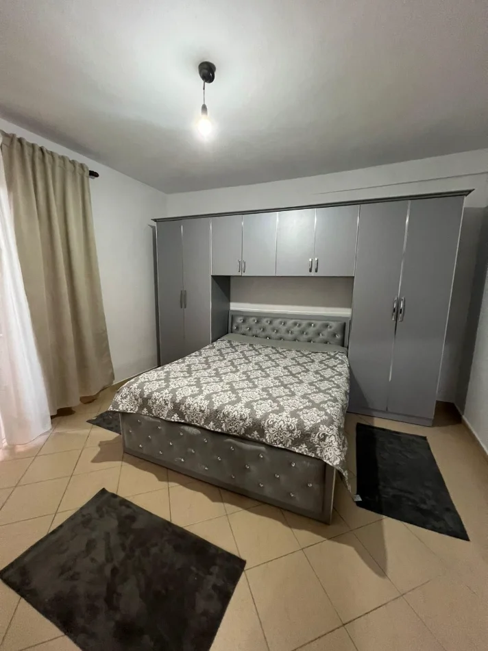 Tirane, jepet me qera shtepi 1+1 Kati 0, 70 m² 400 € (5 MAJI)