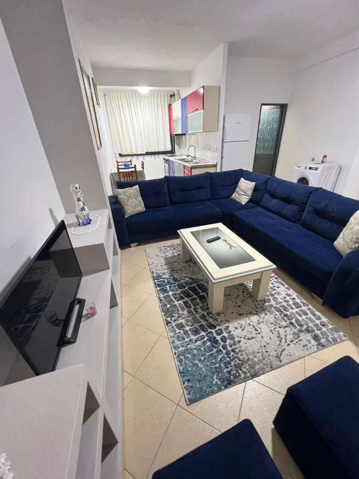 Tirane, jepet me qera shtepi 1+1 Kati 0, 70 m² 400 € (5 MAJI)