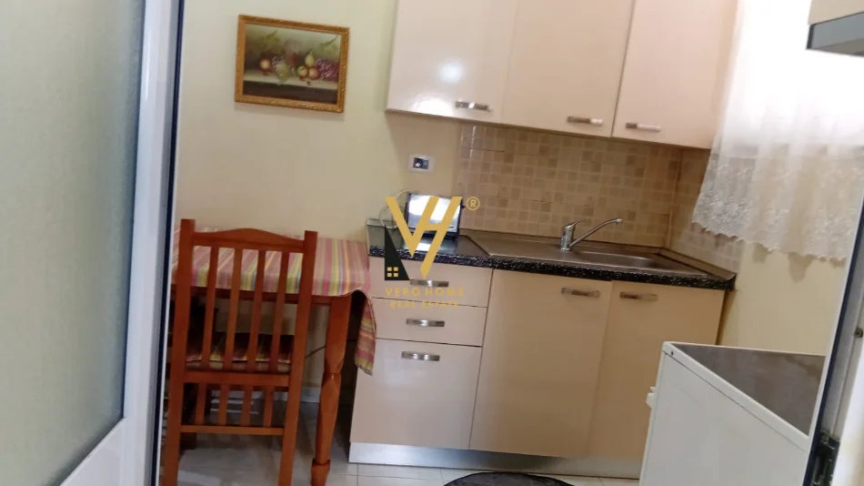 Tirane, jepet me qera garsonier Kati 1, 40 m² 320 € (21 DHJETORI)