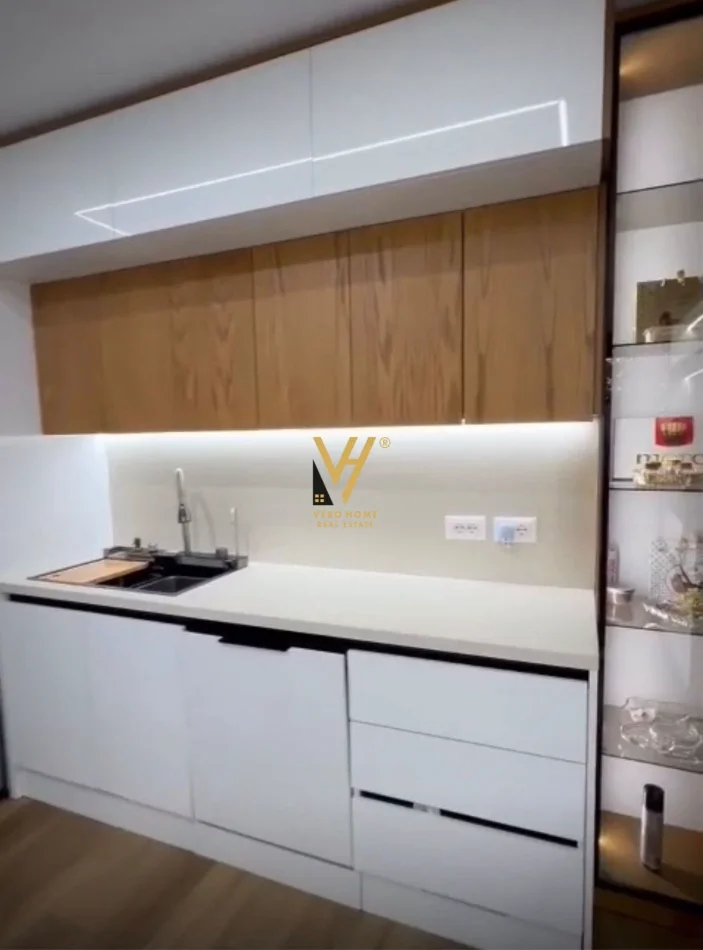 Tirane, jepet me qera apartament 2+1+Ballkon Kati 1, 80 m² 750 € (FUSHA E AVIACIONIT)