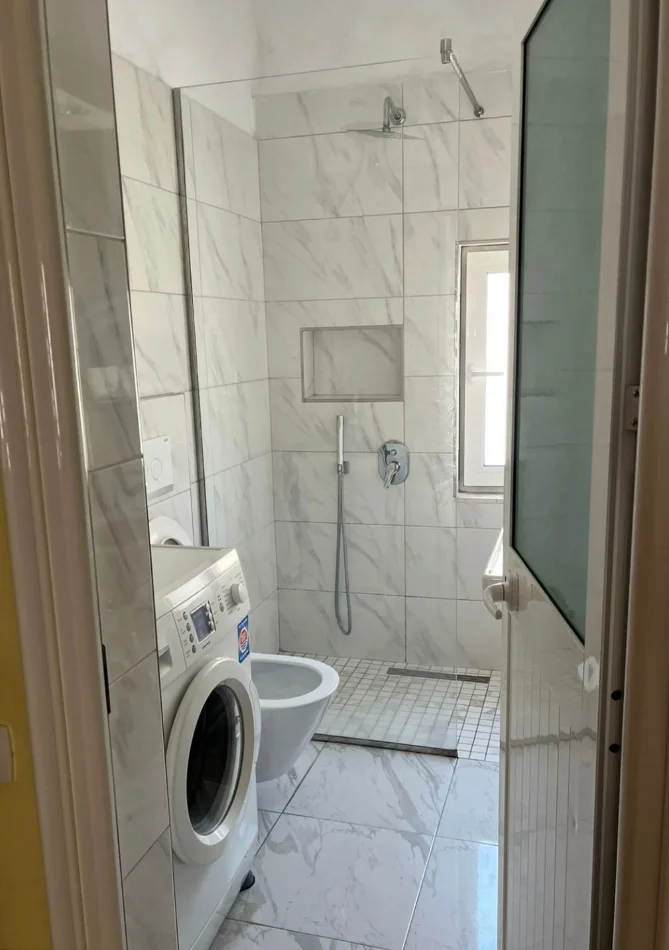 Tirane, jepet me qera garsonier Kati 2, 35 m² 260 € (RRETHI EKONOMIKUT)