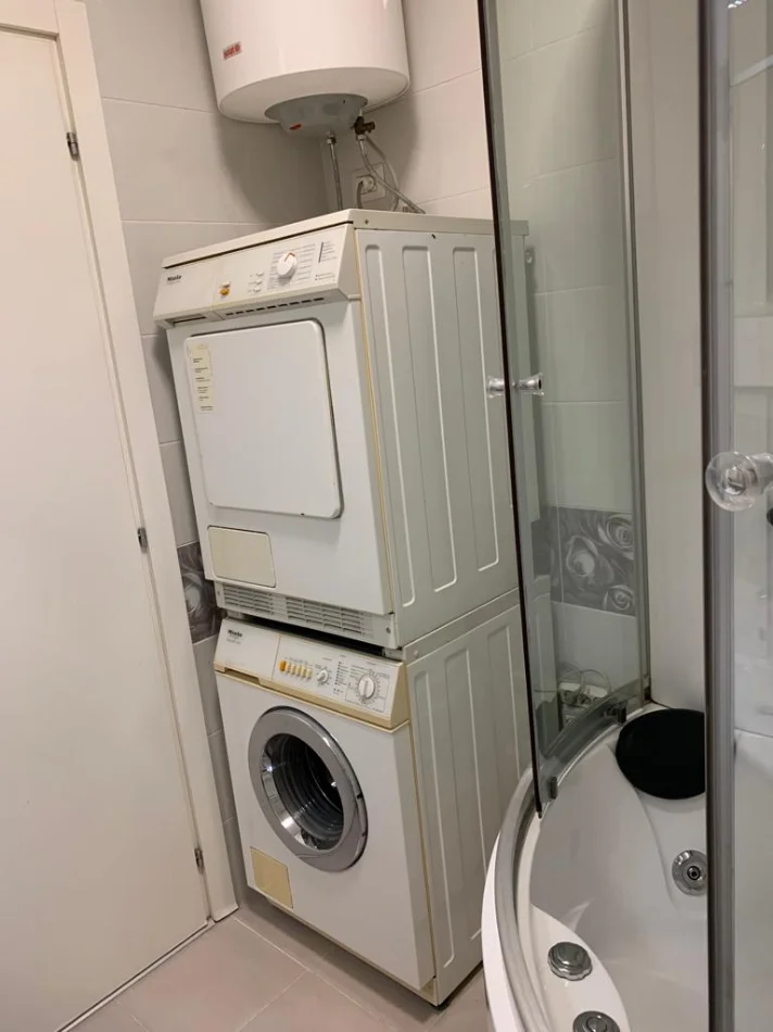 Tirane, jepet me qera apartament 3+1+Aneks+Ballkon Kati 4, 123 m² 850 € (rruga Jordan Misja)