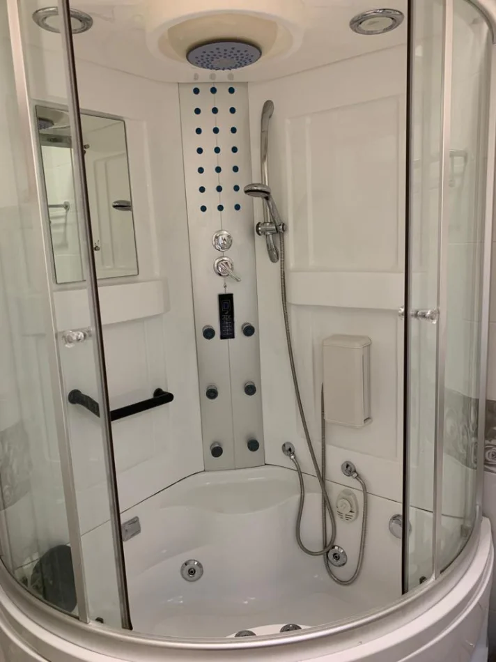 Tirane, jepet me qera apartament 3+1+Aneks+Ballkon Kati 4, 123 m² 850 € (rruga Jordan Misja)