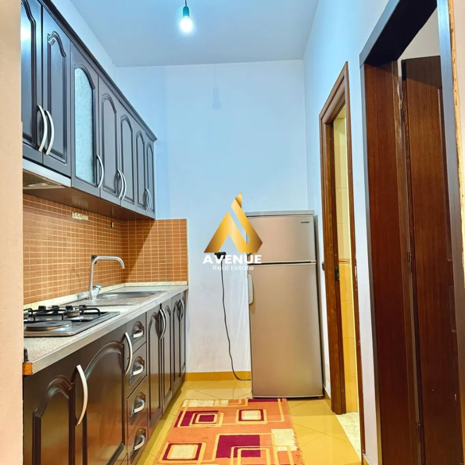 Tirane, jepet me qera apartament 1+1 Kati 3, 70 m² 430 € 