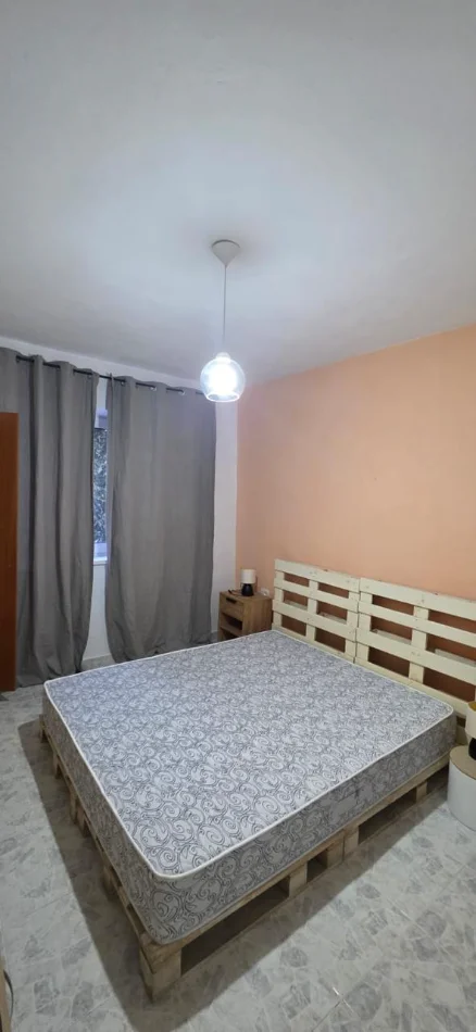 Tirane, jepet me qera apartament 1+1 Kati 2, 70 m² 450 € (vasil shanto tek shkolla besnik sykja)