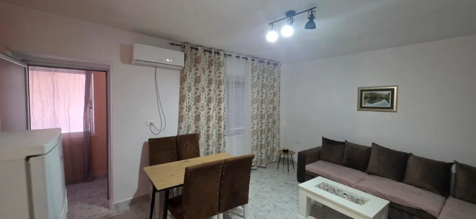 Tirane, jepet me qera apartament 1+1 Kati 2, 70 m² 450 € (vasil shanto tek shkolla besnik sykja)